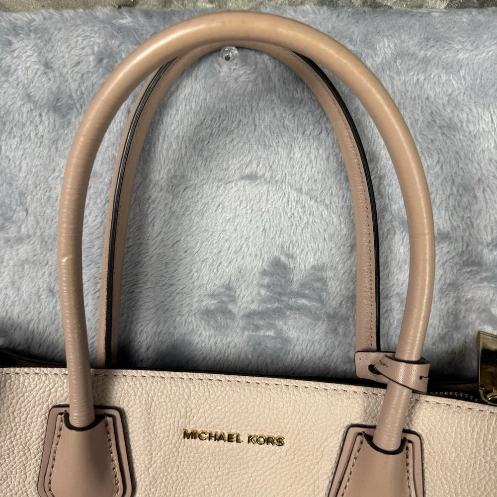 Michael Kors Mercer Women's Pebble Leather Messenger Crossbody Bag Designer